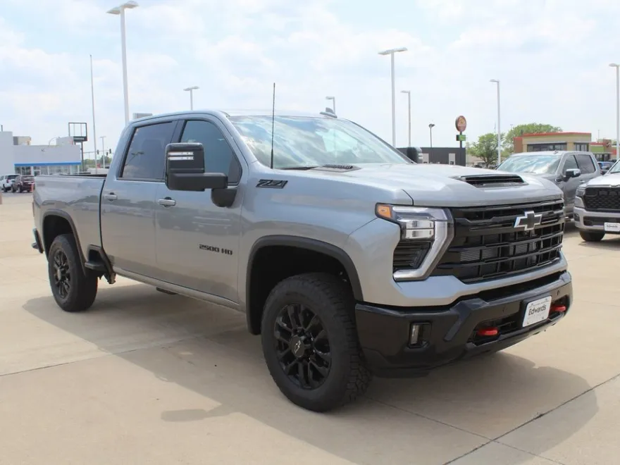 2025 Chevrolet Silverado 2500HD LTZ photo 1