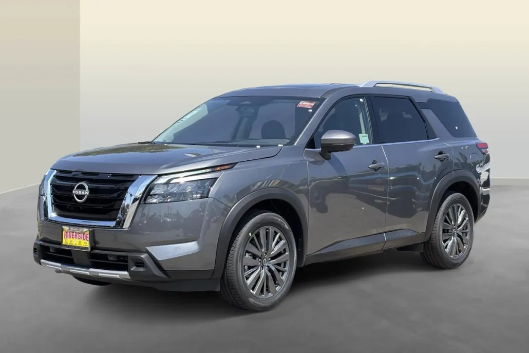 2025 Nissan Pathfinder SL photo 1