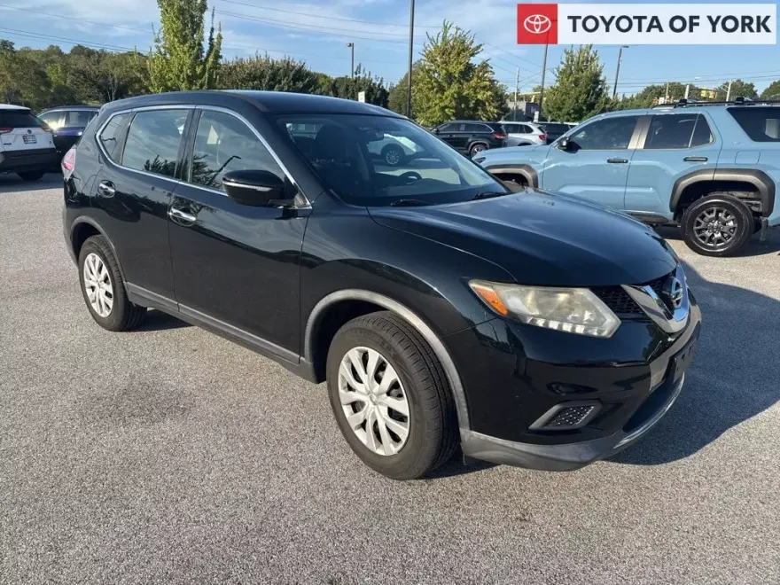 2015 Nissan Rogue S photo 1