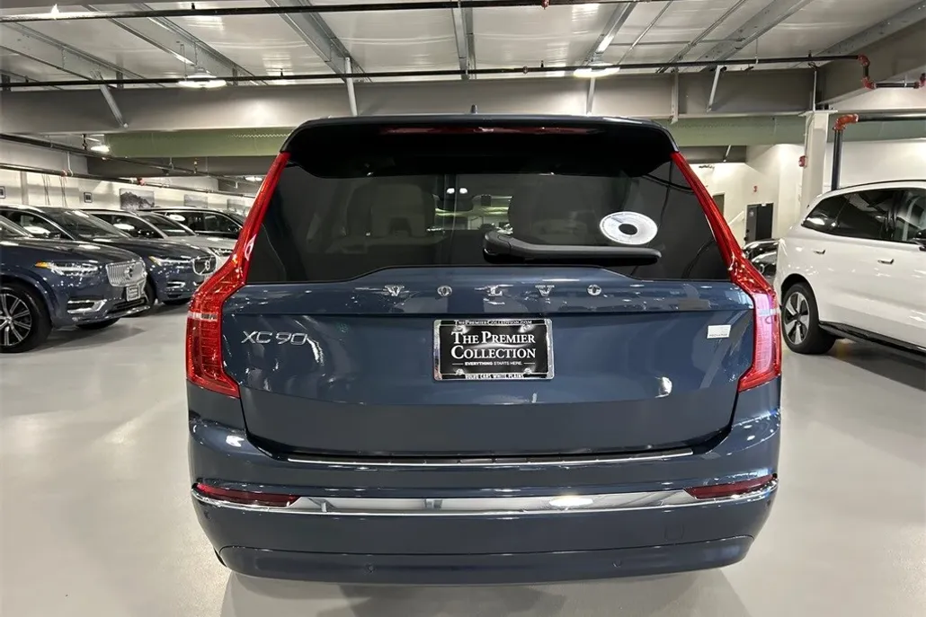 2024 Volvo XC90 T8 Ultimate photo 1