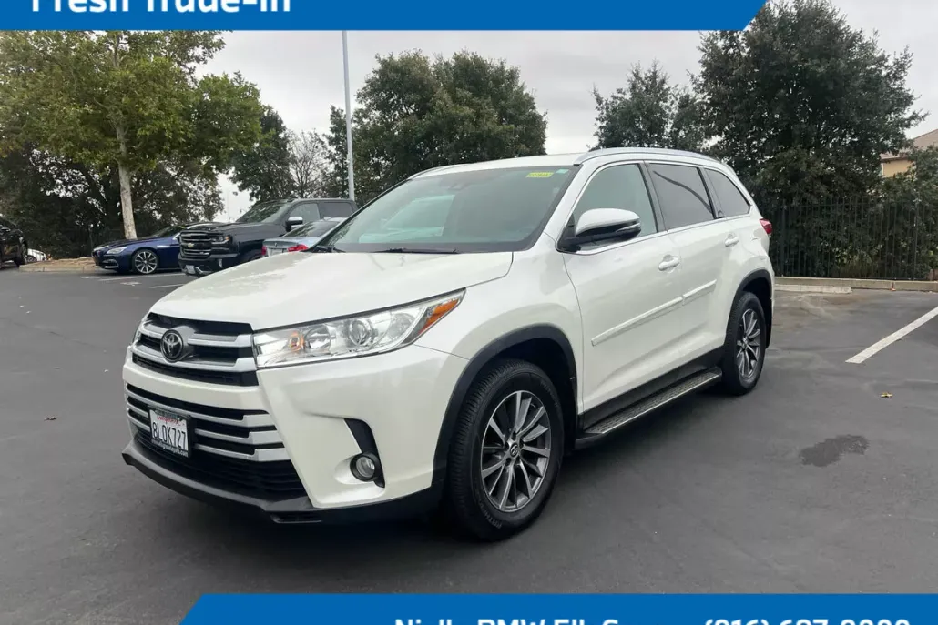 2019 Toyota Highlander XLE SE photo 1