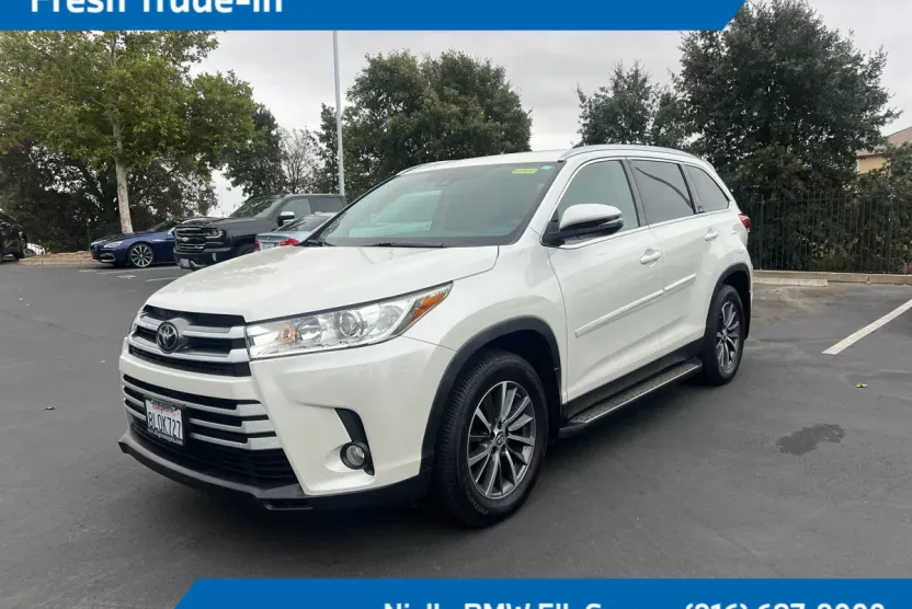 2019 Toyota Highlander XLE SE photo 1