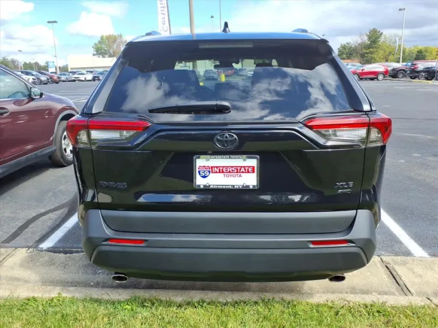 2024 Toyota RAV4 XLE Premium photo 1