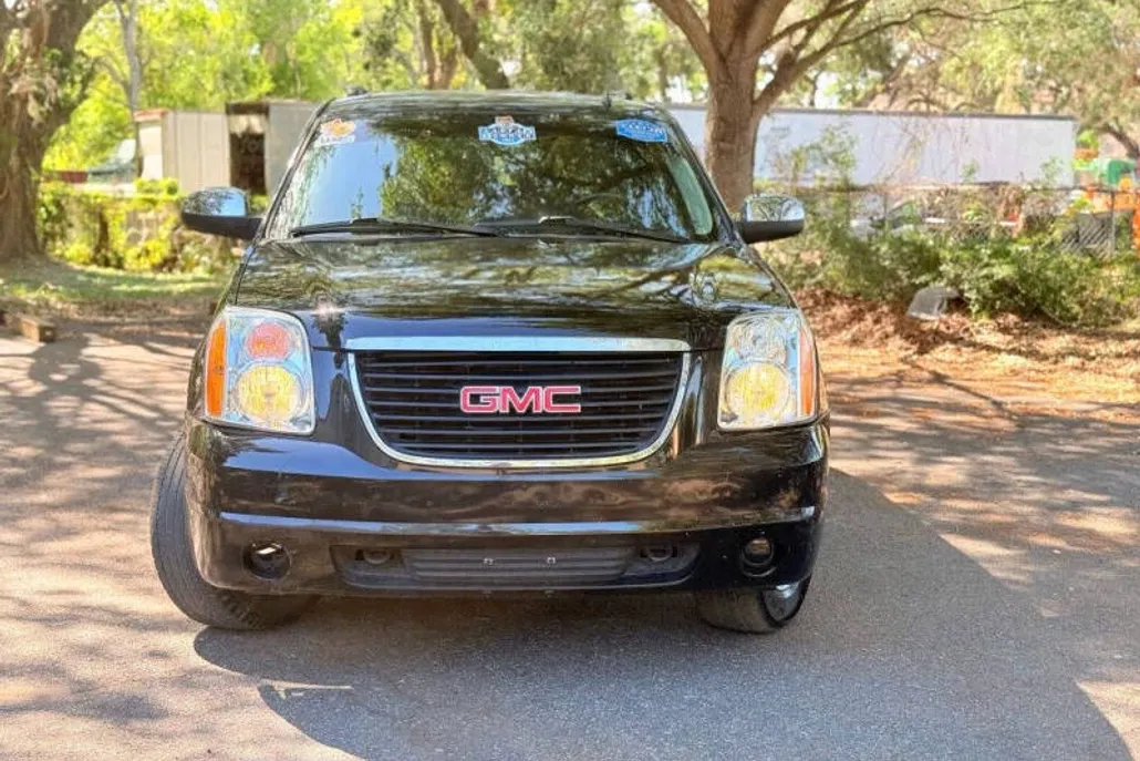 2014 Gmc Yukon SLE photo 1
