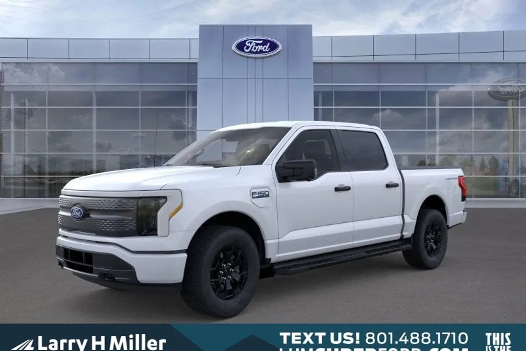 2025 Ford F-150 Lightning XLT photo 1