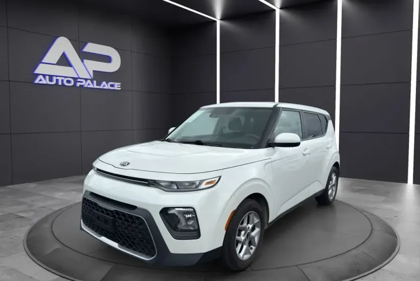 2021 Kia Soul LX photo 1