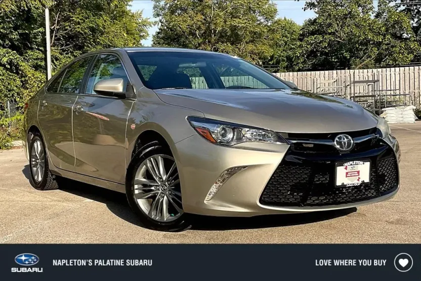 2015 Toyota Camry XLE photo 1