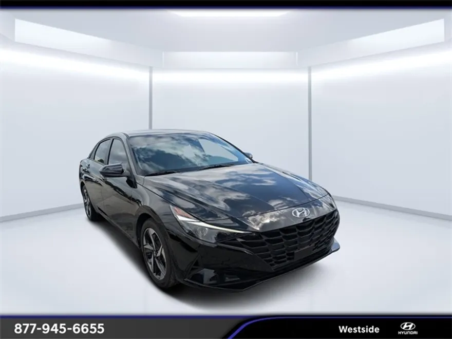 2023 Hyundai Elantra SEL photo 1