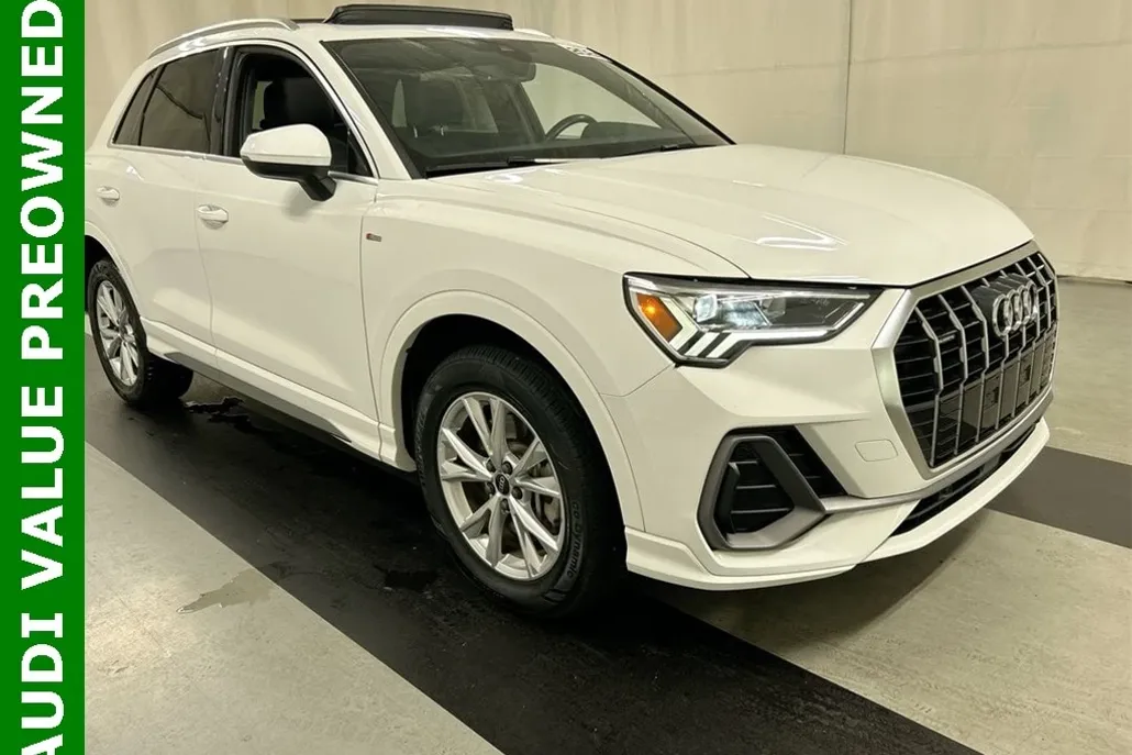 2024 Audi Q3 S line Premium photo 1