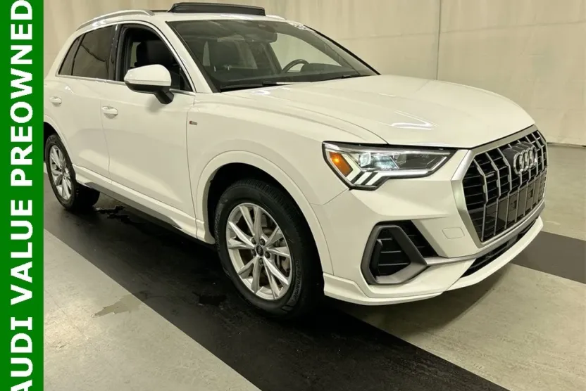 2024 Audi Q3 S line Premium photo 1
