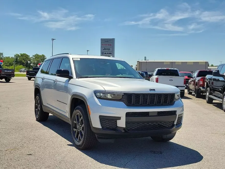 2025 Jeep Grand Cherokee Altitude X photo 1