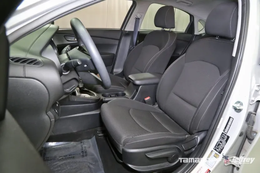 2021 Kia Forte LXS photo 1