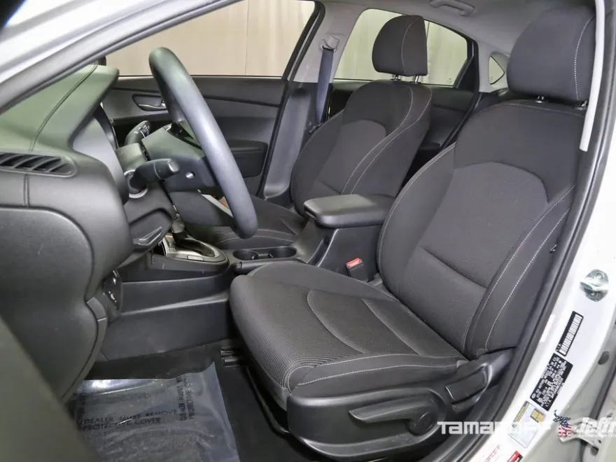 2021 Kia Forte LXS photo 1