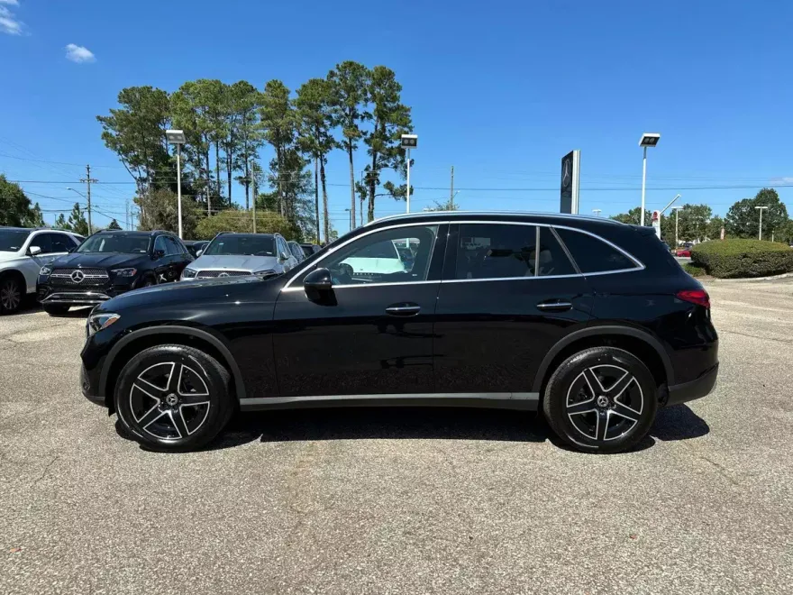 2026 Mercedes Benz GLC 300 4MATIC photo 1