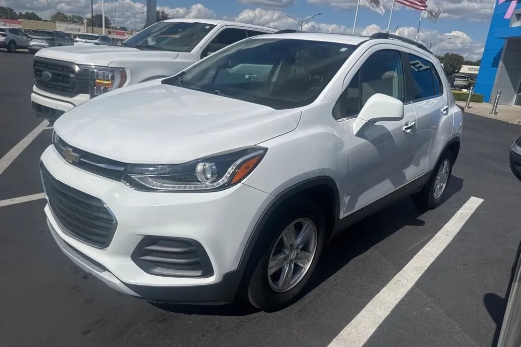 2019 Chevrolet Trax LT photo 1