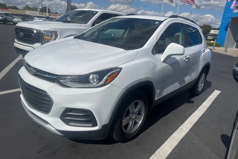 2019 Chevrolet Trax LT photo 1