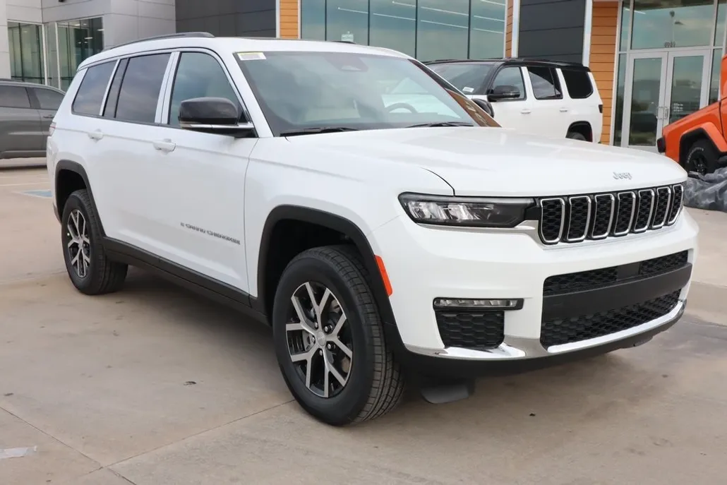 2025 Jeep Grand Cherokee Limited photo 1