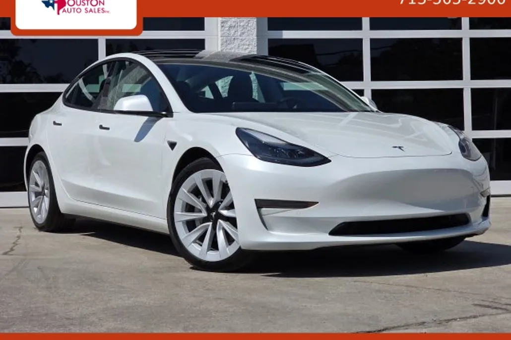 2021 Tesla Model 3 Standard Range Plus photo 1