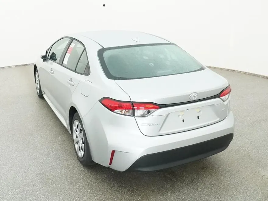 2026 Toyota Corolla LE photo 1
