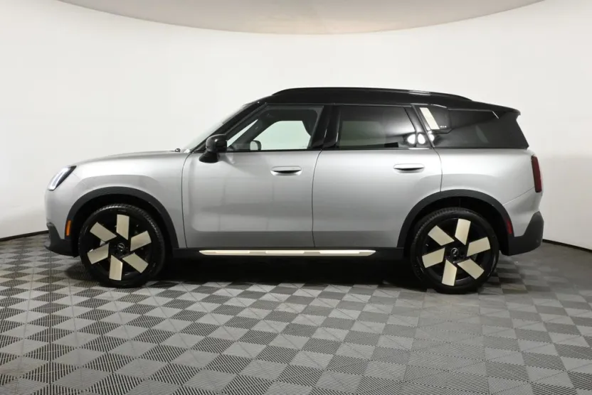 2025 Mini Countryman S Iconic photo 1