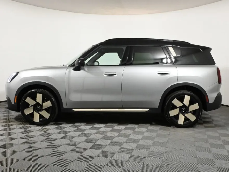 2025 Mini Countryman S Iconic photo 1