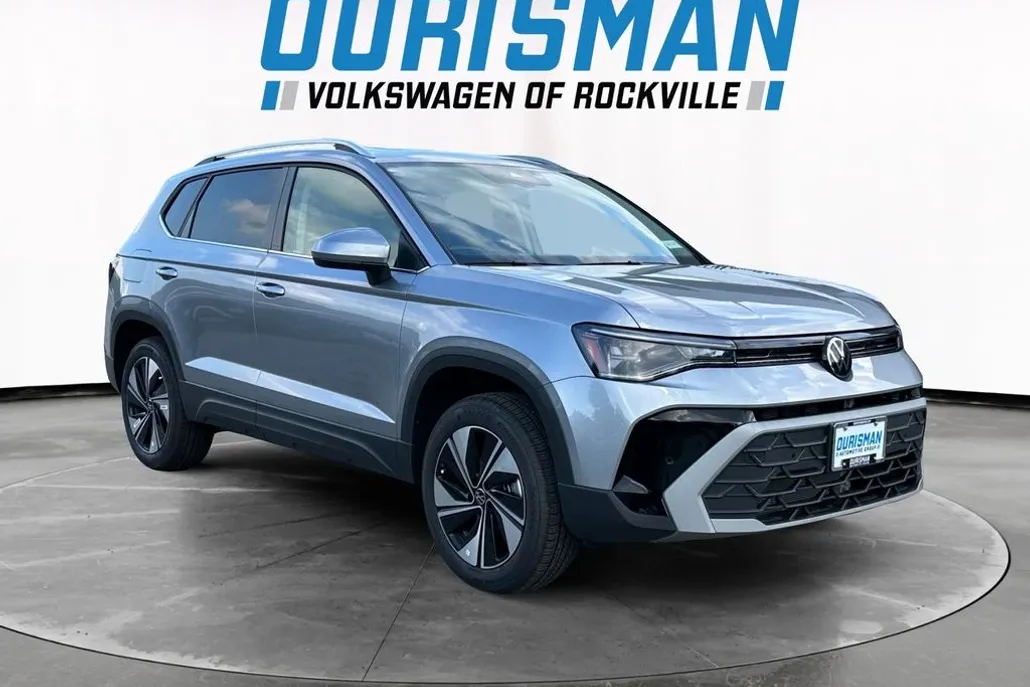 2025 Volkswagen Taos SE photo 1
