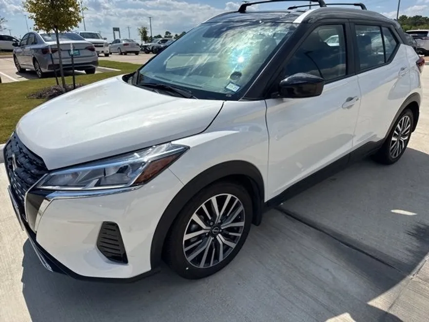 2023 Nissan Kicks SV photo 1