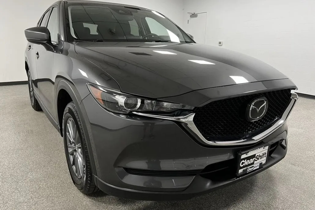 2019 Mazda CX-5 Touring photo 1