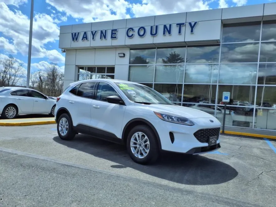 2022 Ford Escape SE photo 1