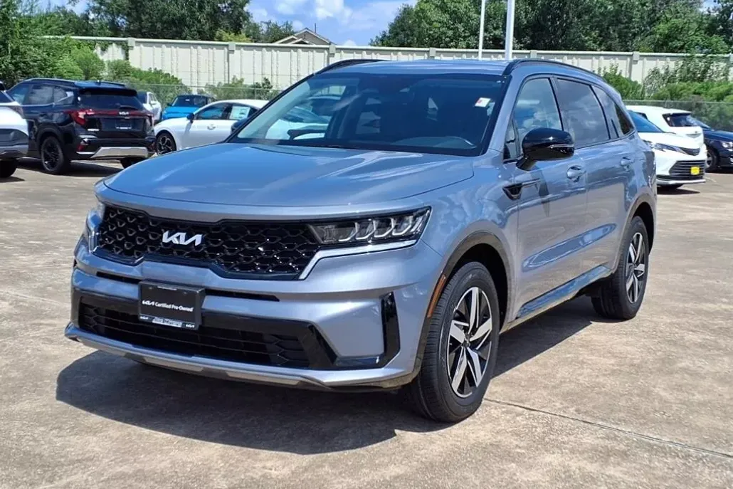 2023 Kia Sorento S photo 1
