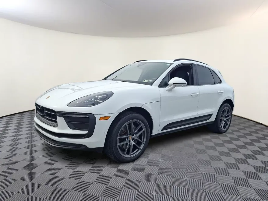 2023 Porsche Macan Base photo 1