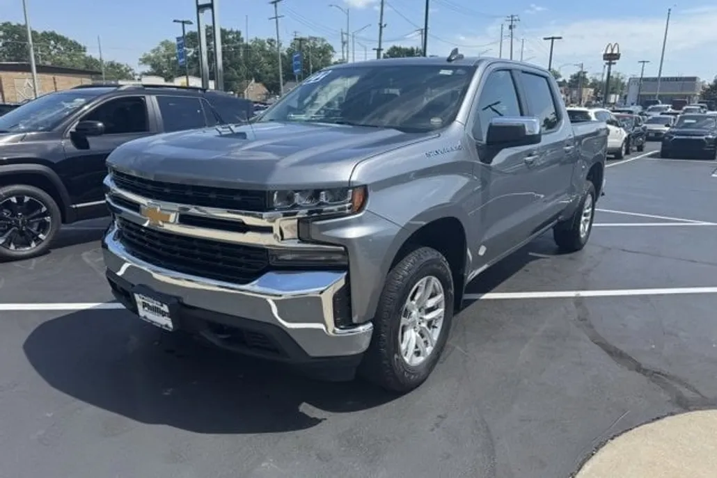 2022 Chevrolet Silverado 1500 LT photo 1