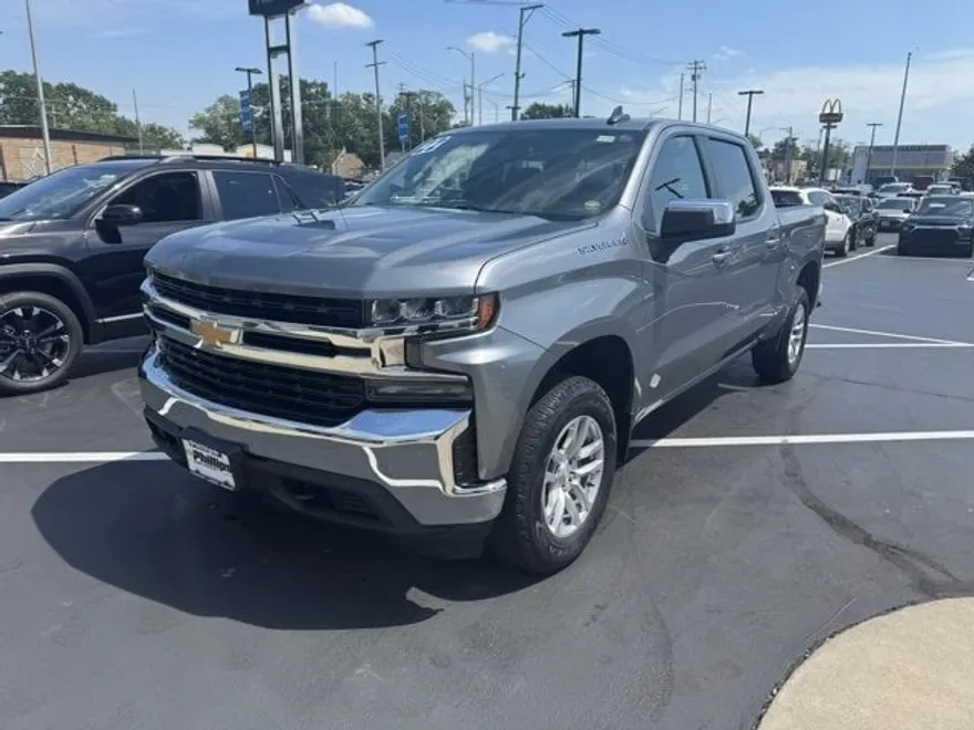 2022 Chevrolet Silverado 1500 LT photo 1