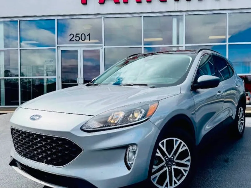 2021 Ford Escape SEL photo 1