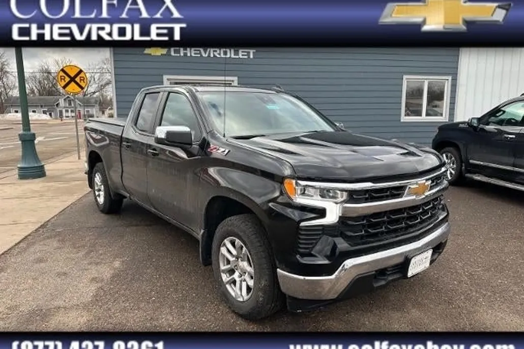 2025 Chevrolet Silverado 1500 LT photo 1