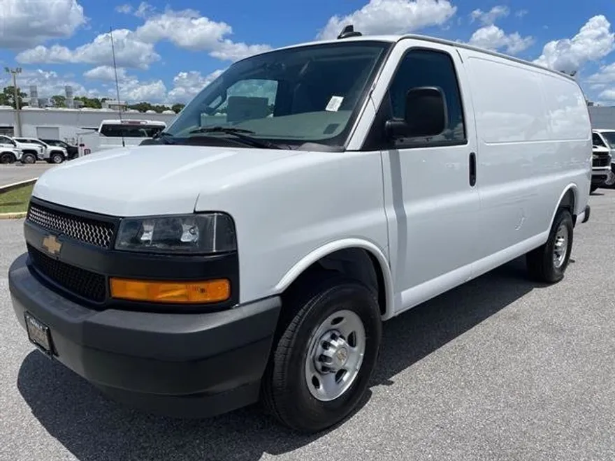 2025 Chevrolet Express Cargo 2500 photo 1