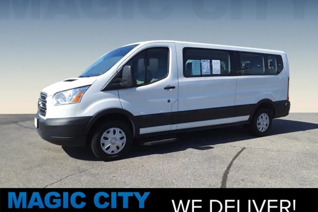 2019 Ford Transit Passenger XLT photo 1
