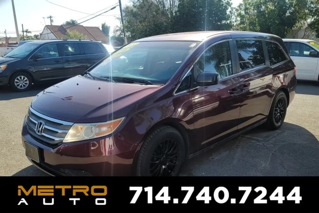 2012 Honda Odyssey LX photo 1