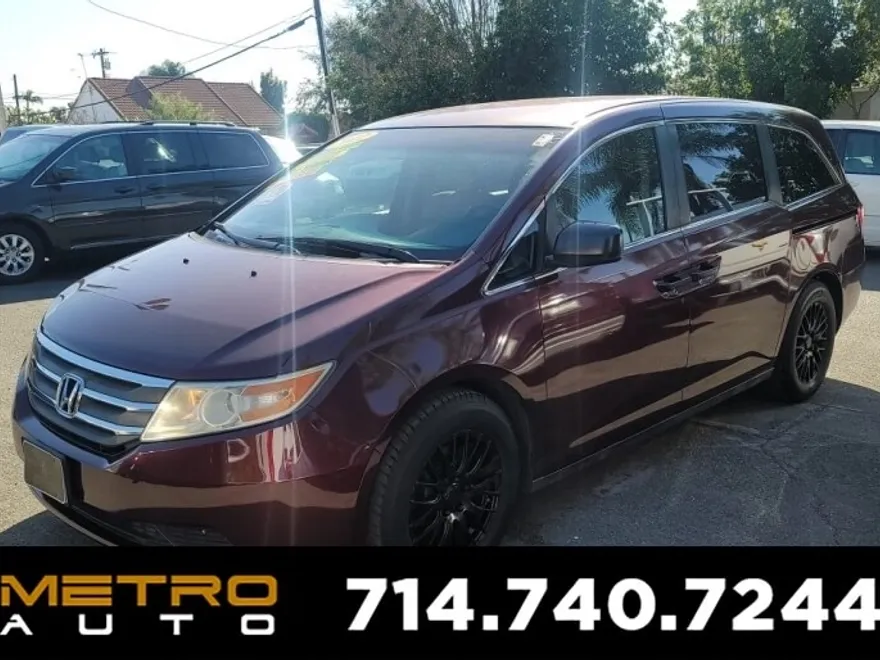2012 Honda Odyssey LX photo 1