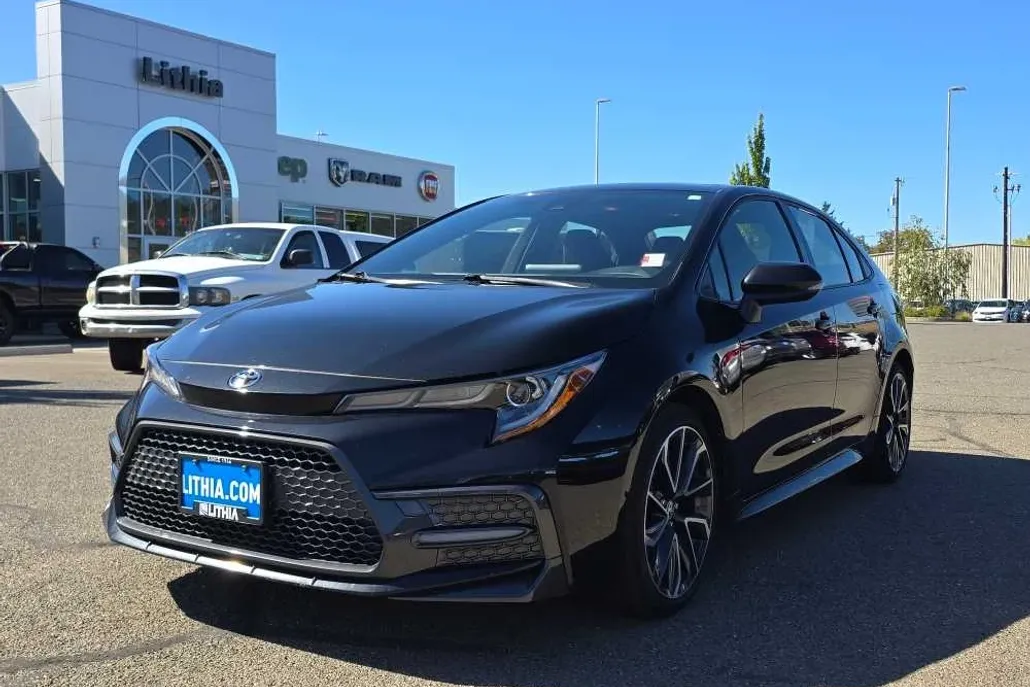 2022 Toyota Corolla SE photo 1