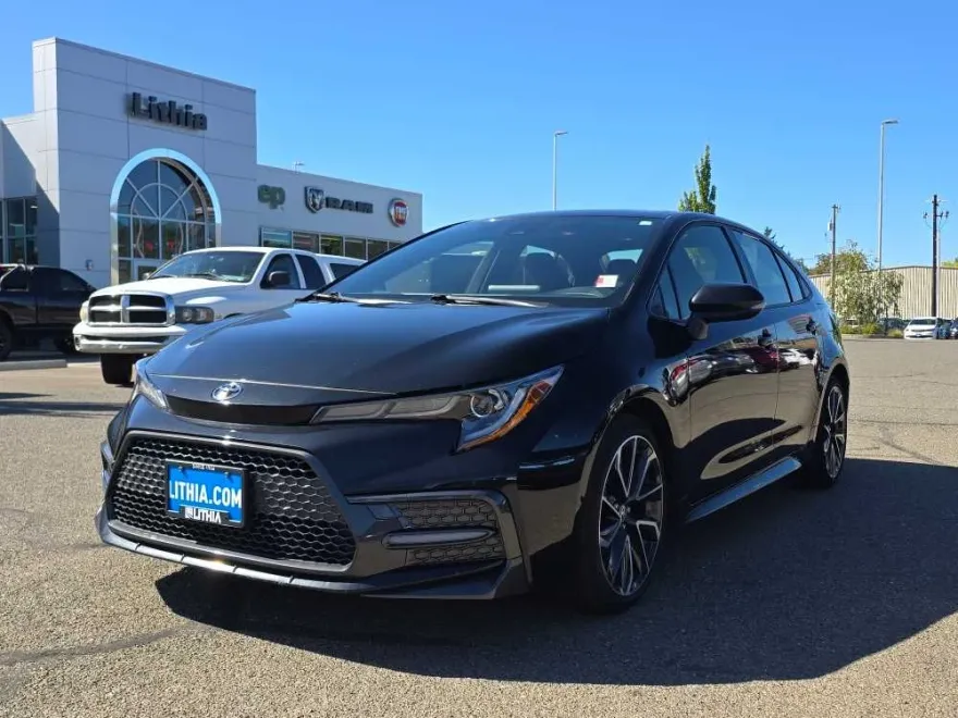 2022 Toyota Corolla SE photo 1
