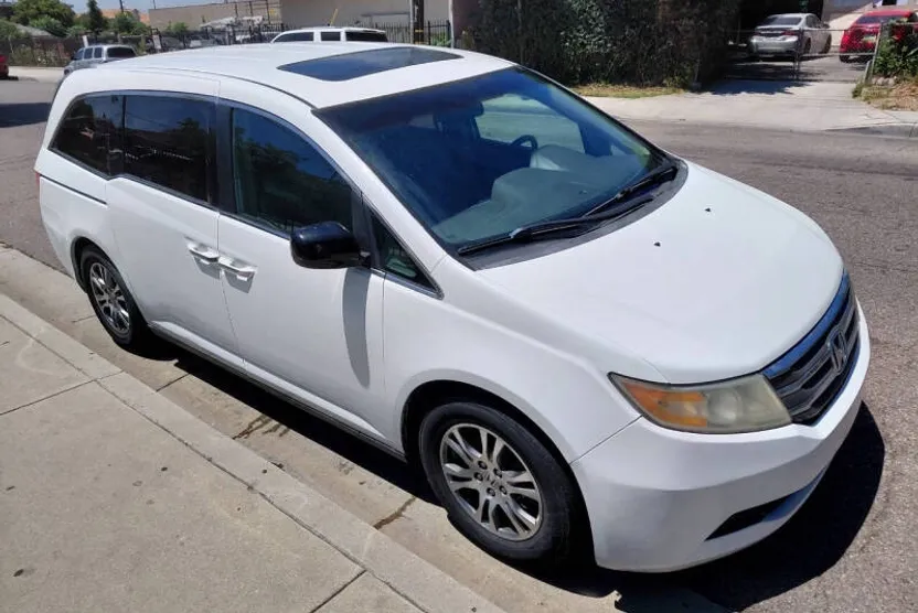 2012 Honda Odyssey EX-L photo 1