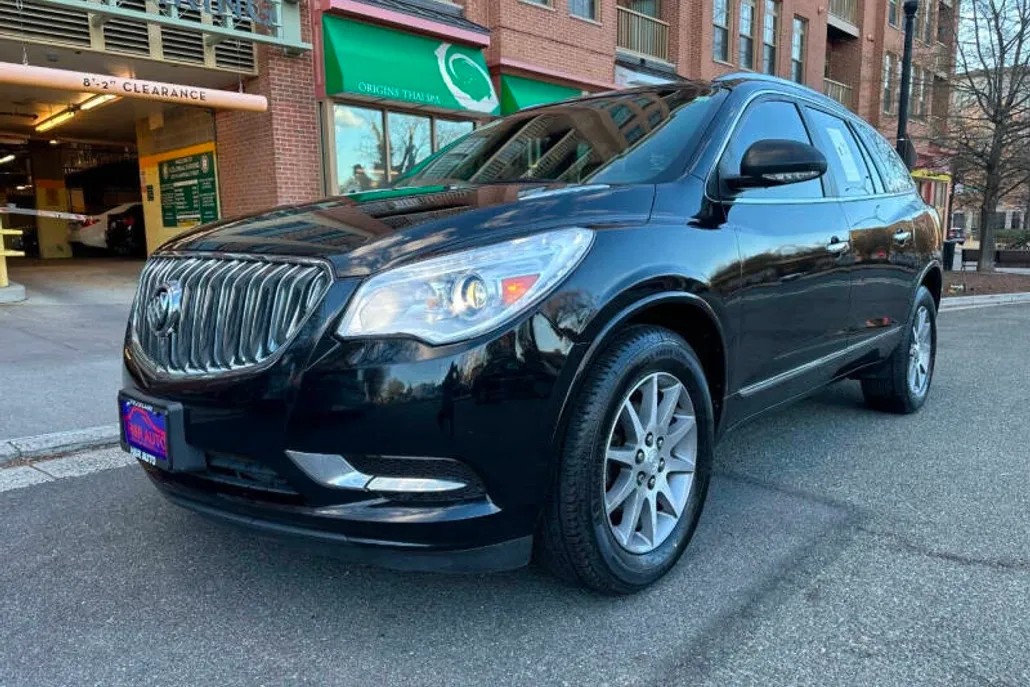 2017 Buick Enclave Leather photo 1