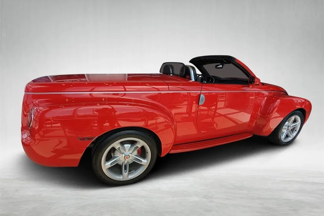 2005 Chevrolet SSR Base photo 1