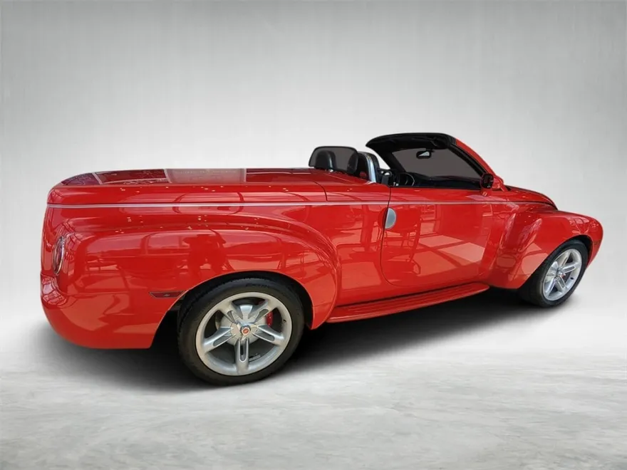 2005 Chevrolet SSR Base photo 1