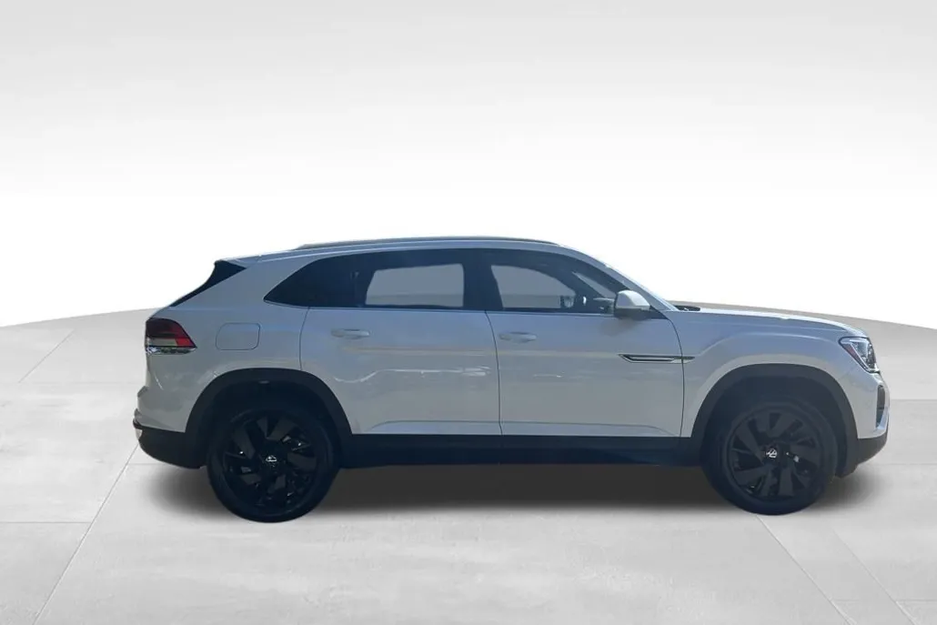2026 Volkswagen Atlas Cross Sport SE Technology photo 1