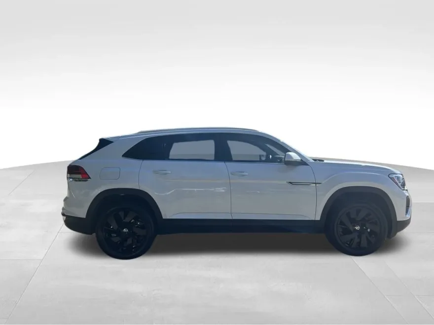2026 Volkswagen Atlas Cross Sport SE Technology photo 1
