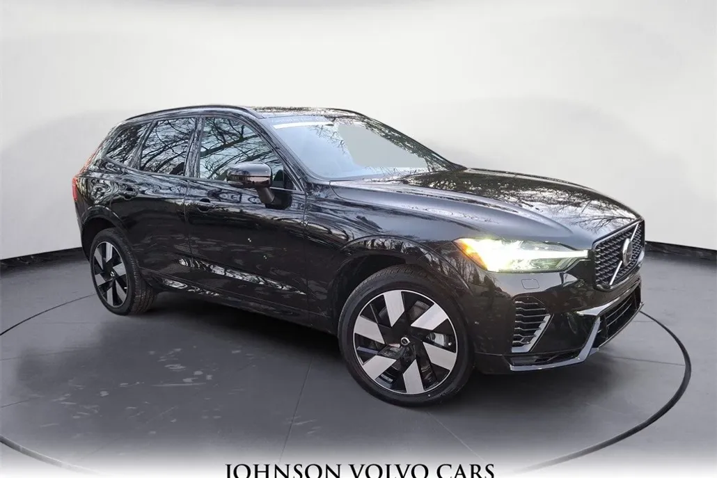 2025 Volvo XC60 Recharge T8 Plus photo 1