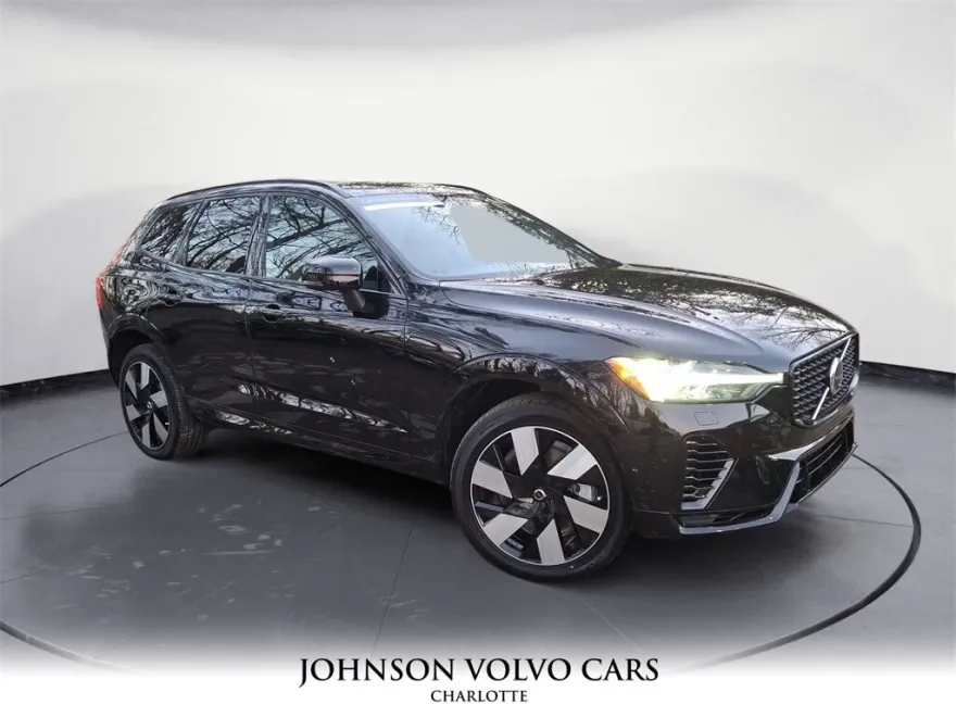 2025 Volvo XC60 Recharge T8 Plus photo 1