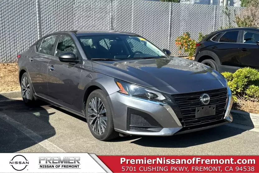2024 Nissan Altima 2.5 SV photo 1